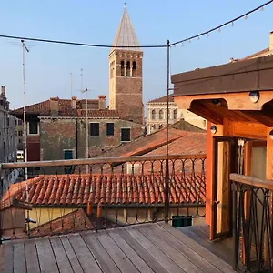 Key Location Near Palazzo Grassi Holiday home