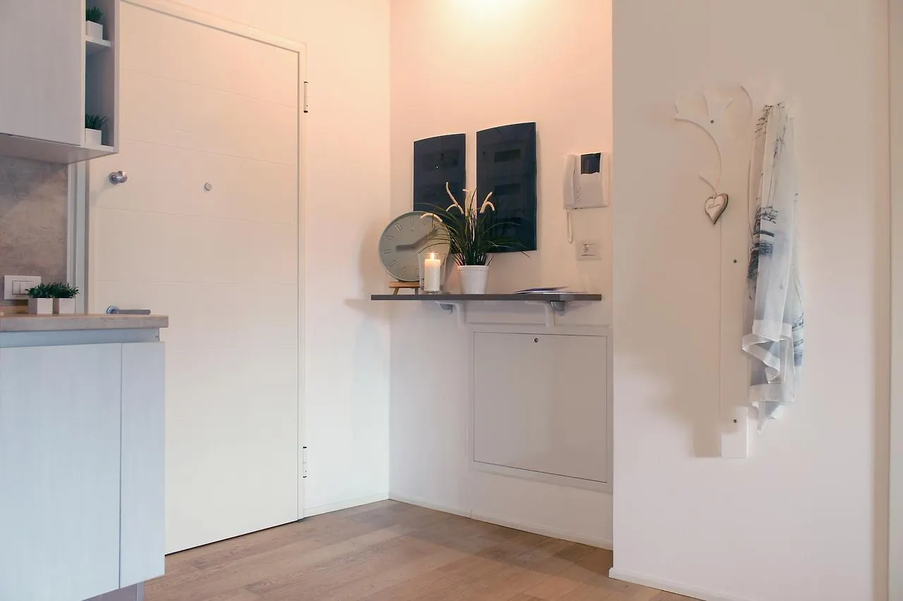 Centrale Mazzoni 15 Venice Apartment